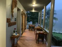 Riverhouse Resort - breakfast