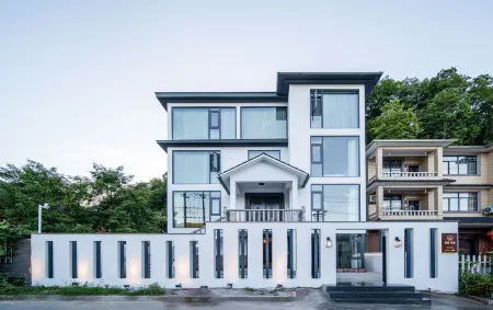 Tonglu·Yaowangxishe Отели рядом с достопримечательностью «Chuiyun Tongtian River»