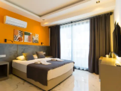 โรงแรมลีออนิส คาช โรงแรมใกล้กาส