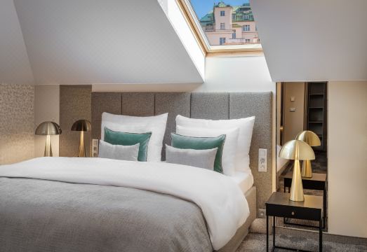 마에스트로 바이 아드레즈