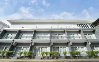 B2 Nakhon Sawan Boutique & Budget Hotel Hotels in 