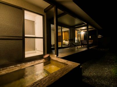 "ペット不可"[琴平]岩露天風呂付・戸建二間離れ[スーペリア][和洋室][禁煙][ナイトライフビュー] 旅籠彩くらの写真