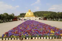 Maitreya Huxi Man Hot Spring Homestay (Huquan Water Town Tourist Resort Scenic Area Branch) - Scenic