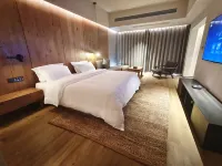 Xi Cen: A Visit to the Stone-Hidden Garden