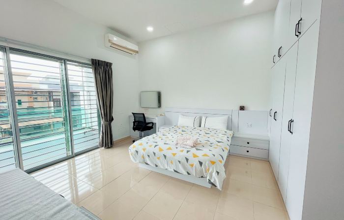 4BDR Double storey homestay Yong Peng, FreeParking