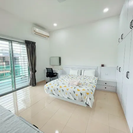4BDR Double storey homestay Yong Peng, FreeParking Отели в г. Юнг-Пенг