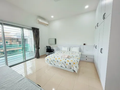 4BDR Double storey homestay Yong Peng, FreeParking