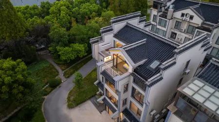 Qinghuan B&B in the west corner of Wuzhen Отели рядом с достопримечательностью «Wu Village»