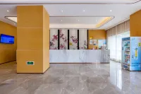 Yuyue E-sports Hotel (Fuzhou High-speed Railway Station Huameilijia Building Materials Home Plaza)