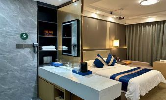 Longfeng Lake Zhouji Hotel