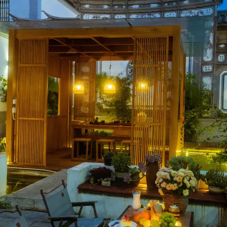 Dali Rural Retreat:A Tranquil Garden Courtyard in Caicun Scenic Area by Erhai Lake