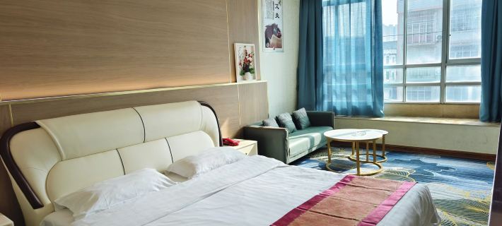 Lingshan Hengfeng Business Hotel Lingshan bus terminal branch Hoteles en Condado de Lingshan