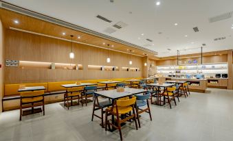 HanTing Premium Hotel (Changchun Shuangyang Yiyang Building)