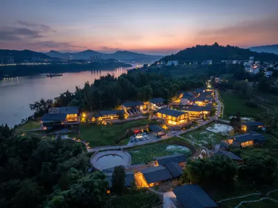 Li Family Courtyard Homestay in Zhongxian County Các khách sạn gần Shencaifeiyang Amusement Park