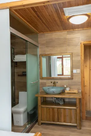 Jiuhuashan Woyunsong Homestay Отели рядом с достопримечательностью «Lotus Peak»