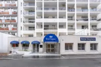 Royal Regency Paris Vincennes Hôtels à proximité de : Centre commercial Aushopping Val de Fontenay