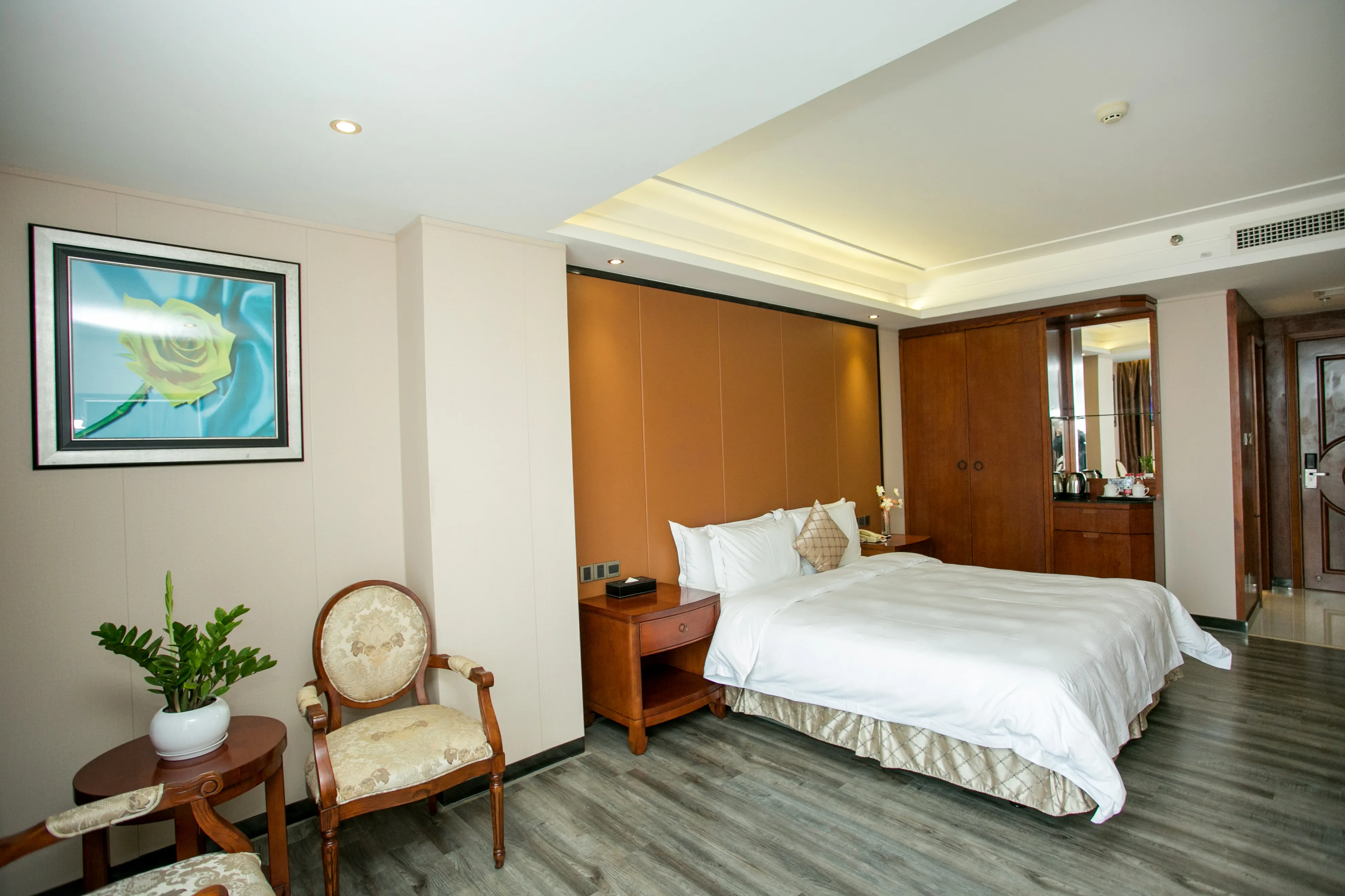 Auspicious Hotel Rooms Photos