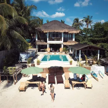 Sirom Beach House Hotels in 