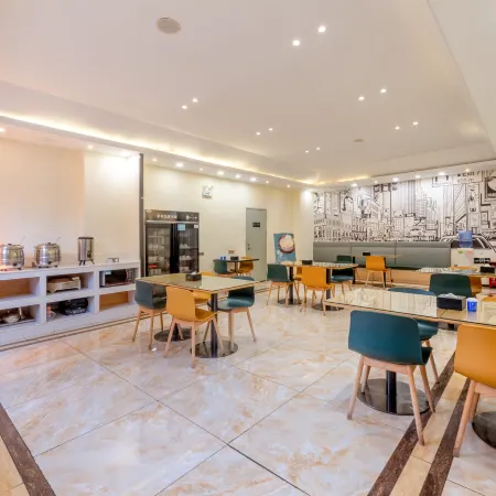 City Comfort Inn (Qujing Huizede City Store)