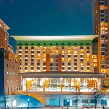 โรงแรมคานารี ริเวอร์ไซด์ พลาซา โรงแรมใกล้วอพปิง