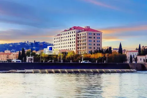Yantai Lijing Bay Hotel (Fisherman's Wharf)