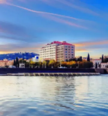 煙台麗景海灣酒店（第二海水浴場漁人碼頭店） 鄰近煙台海昌鯨鯊海洋公園的酒店