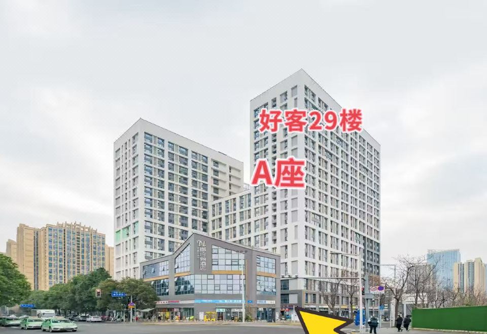 청두동역 서광장 주변의 거리 모습