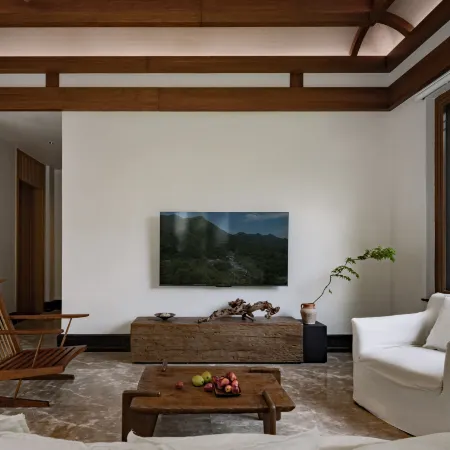 Xiu He Courtyard