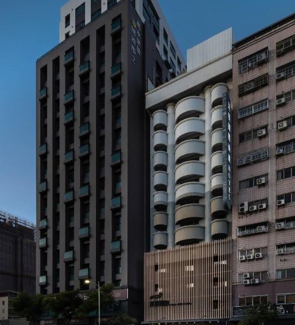 더 리버사이드 호텔 인터내셔널