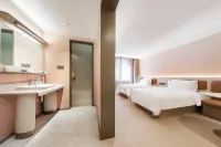 HanTing Hotel (Xingtai Neiqiu Bianque Avenue) - parking