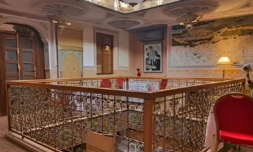 伊萊奇藍宮附近庭院飯店