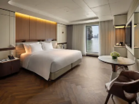 Grand Pioneers Halong Bay Cruise 2 Hotels in Ha Long City