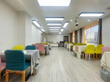 Meet Light Luxury Hotel (Xushui No. 2 Middle School Railway Station Branch)