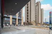 Qianyue Yunyingyin Hotel (Yuedengge Subway Station)