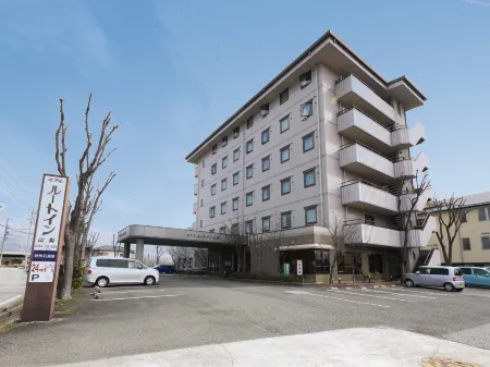 Hotel Route-Inn Court Yamanashi Отели рядом со станцией JR Enzan station