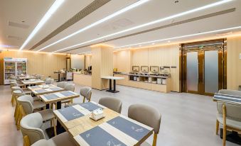 Yibo Hotel (Pazhou Exhibition Center Guangzhou Tower Branch)