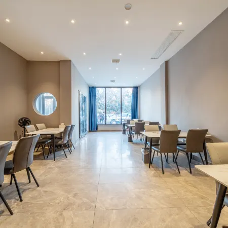 Shuyang Golden Grace Hotel (Yingbin Avenue Branch)