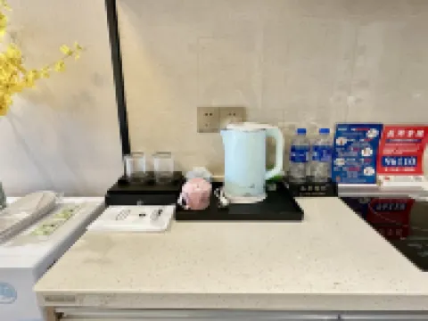 眾尚易居運動主題影院公寓（南京南站北廣場店）