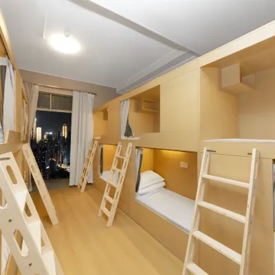 Jiangyou Gaokong Riverview Youth Hostel B&B (Liberation Monument Hongya Cave Branch) Hotel dekat Gunung Nanshan