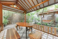 RedDoorz Plus near Asia Afrika 3 Hotels in Lengkong