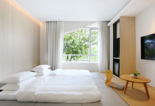 Dandy Hotel Daan Branch Hotel Overview