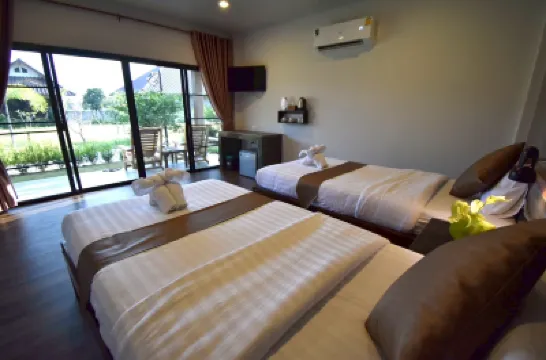 Bu-Gaan Sukhothai Village Hotels near Wat Saphan Hin
