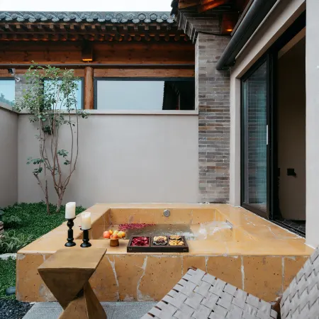 VANA FanHua | Wabi-Sabi Style · Natural Hot Spring · Vacation Apartment (Xinzhou Ancient City)