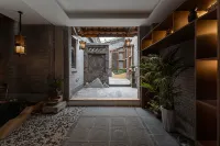 The Serene Inn of Discovery