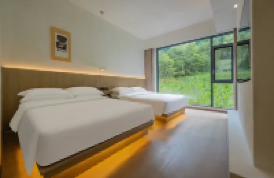 Zhanluan Yishe Guesthouse (Enshi Grand Canyon Tourist Pick-up Point Branch)