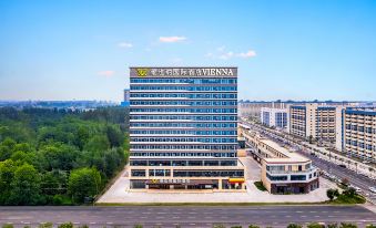 Vienna International Hotel (Zhengzhou Xinzheng BYD New Energy Industrial Park)