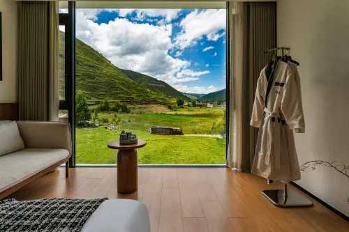 Bowan•Valley  Hotel