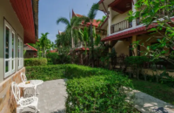 Palm Village Hotel dekat Museum Kerang Phuket