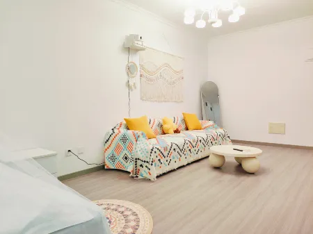 Guanhai No.1 Homestay Отели рядом с достопримечательностью «Thumb Plaza»