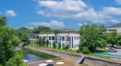 Lanting Creek bank · River · Fishing · Family Homestay 천황평(톈황핑) 관광지 주변 호텔